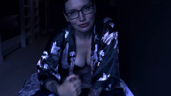 Bettie Bondage – Mommy’s Mean Handjobs