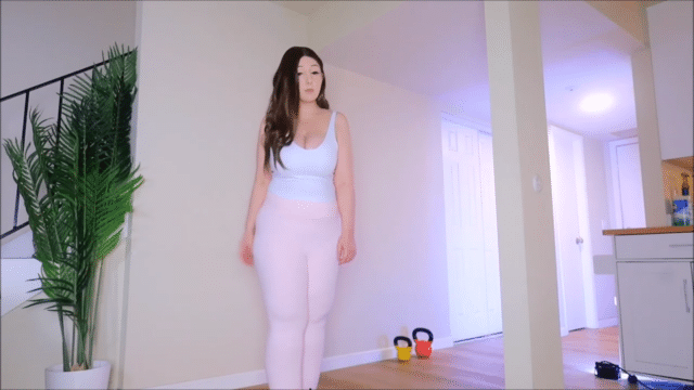 BuniBun – Fucking Your New Sporty Mom